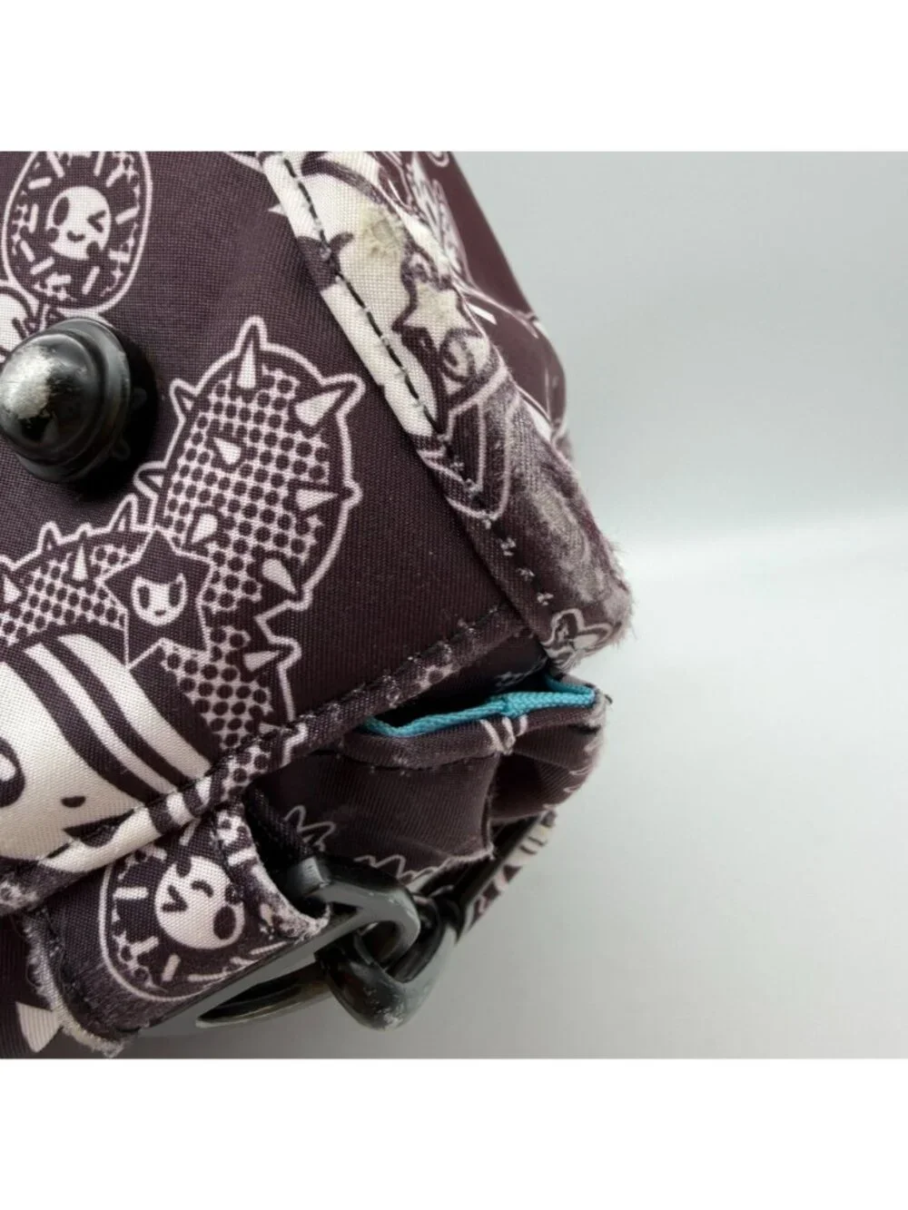TokiDoki X JuJuBe‎ Queens Court diaper bag maroon white zippered backpack